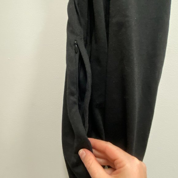 Eddie Bauer Circle Scarf with Pocket - Picture 3 of 3
